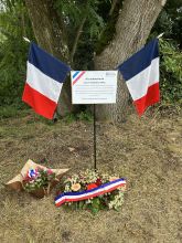 temporary plaque at Ecluse de la Place  July 21st, the 80th anniversary